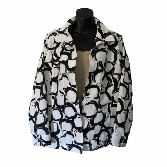 ALIA BLACK &WHITE COAT - Picture 2 of 11